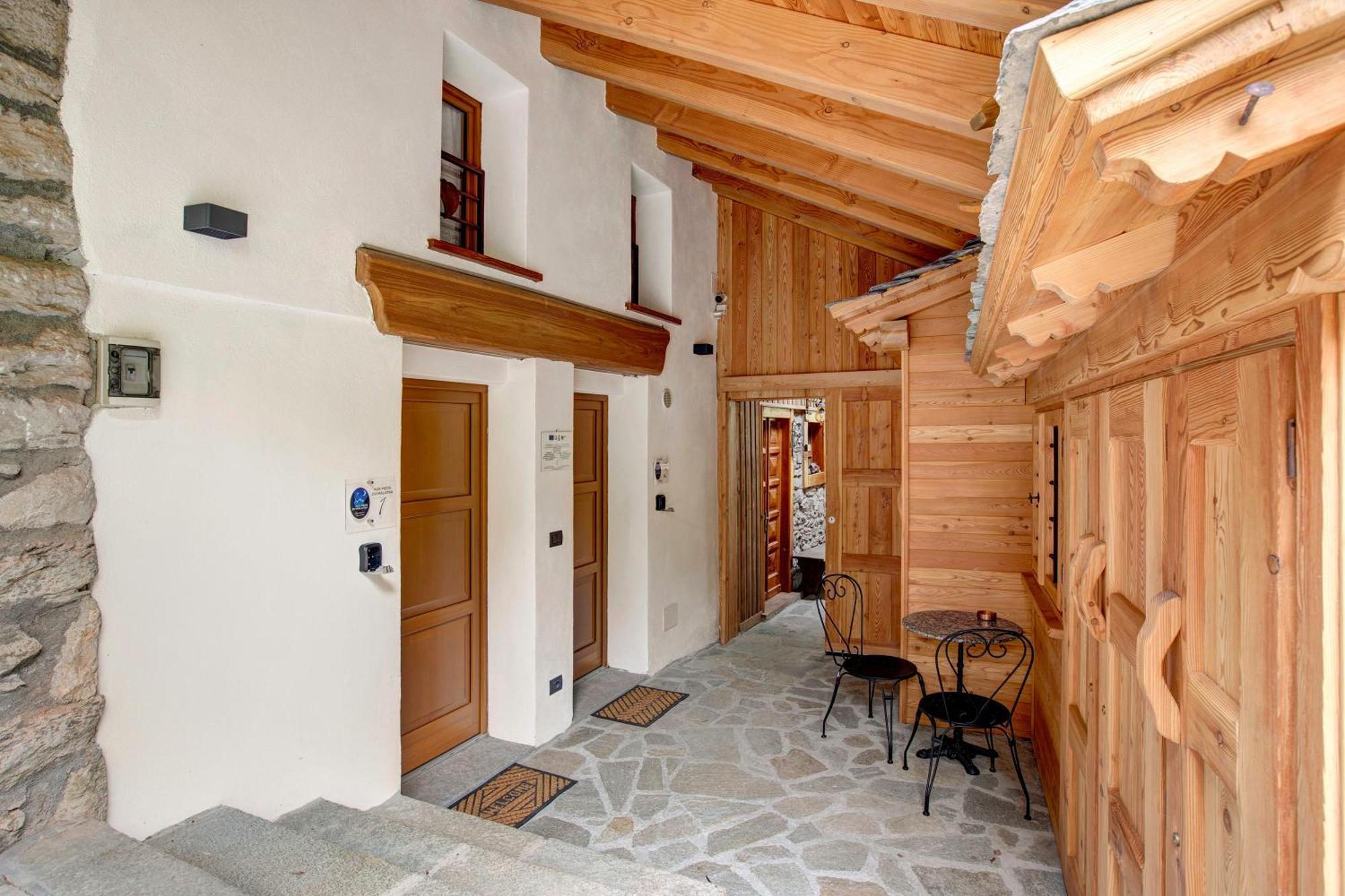 Aux Pieds Du Malatra' 1 Apartamento Saint-Rhemy-En-Bosses Exterior foto