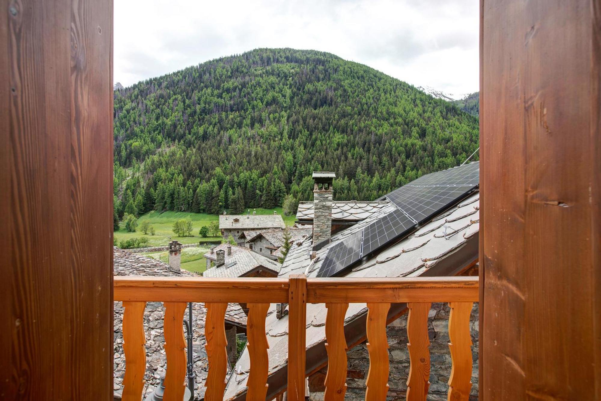 Aux Pieds Du Malatra' 1 Apartamento Saint-Rhemy-En-Bosses Exterior foto